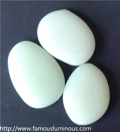 Glow Pebble in Night