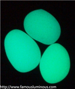 Glow Pebble in Night