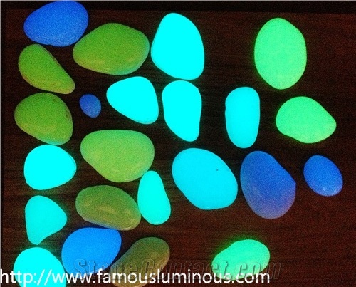 Glow Pebble in Night