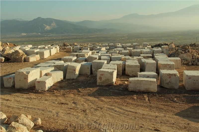 Denizli Travertine Blocks, Classic Travertine Blocks
