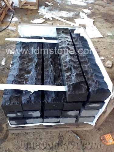 Cheap Zhangpu Black Stone Split Palisade for Garden, Stone Basalt Palisade,Garden Palisade,Stone Fence Stone Pillar