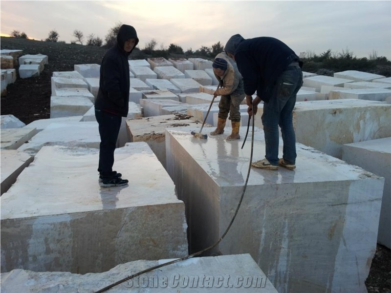 Perlato Beige Marble Block