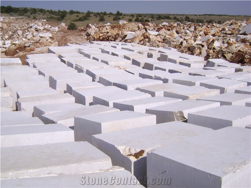 Perlato Beige Marble Block