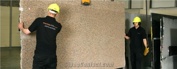 Sesame Red Granite Slabs, China Red Granite
