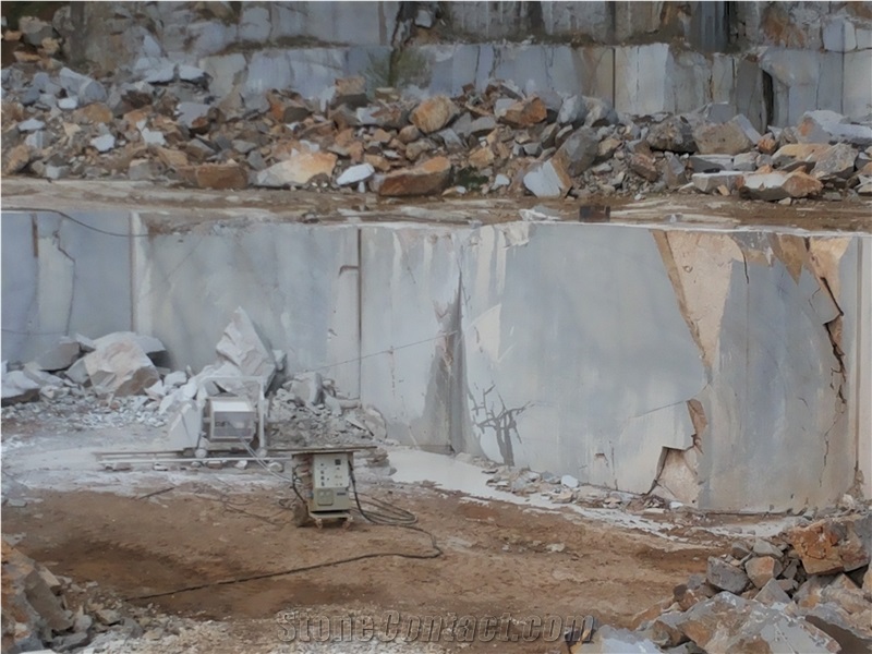 Nanovitsa Limestone Blocks, Bulgaria Grey Limestone