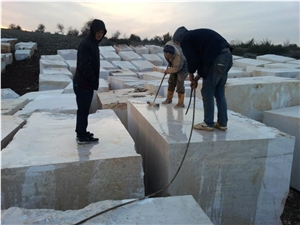 Perlato Beige Marble Block