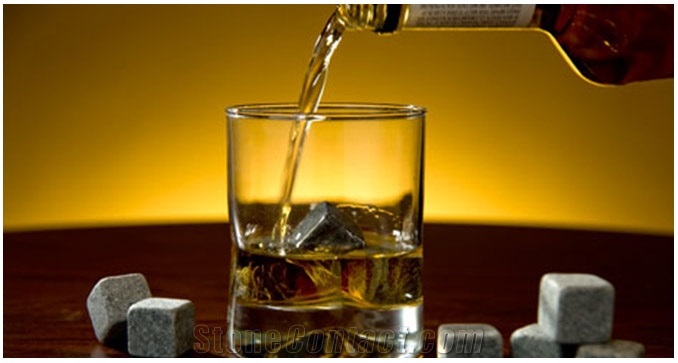 Whiskey Rocks,Icy Cubes