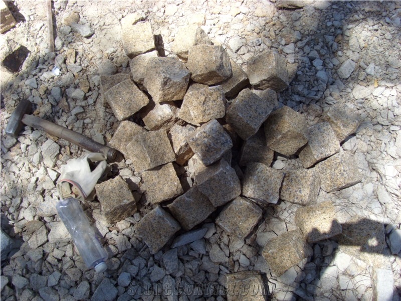 Putian Rust Granite Cobble Stone,Yellow Granite Cube Stone