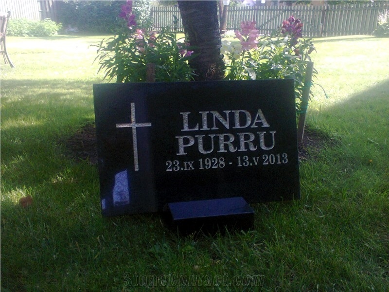 Kuru Black Granite Slant Grave Stone