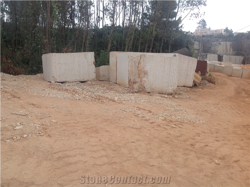 Moca Creme Blocks, Moca Cream Fine Grain Limestone