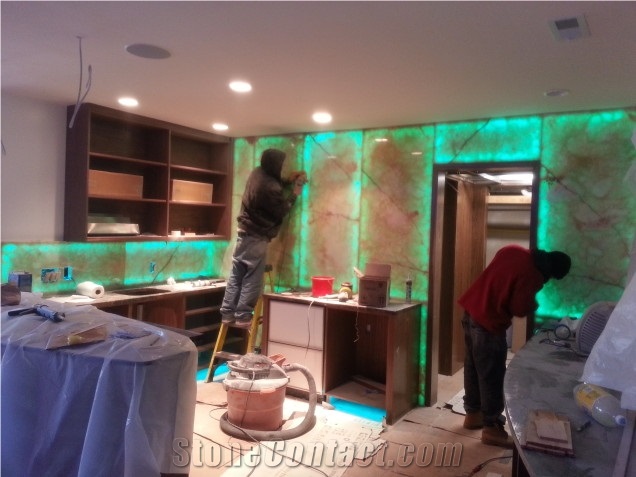 Private Residence Pa Back Lit Onyx Back Splash Slabs