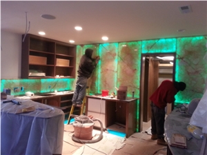 Private Residence Pa Back Lit Onyx Back Splash Slabs