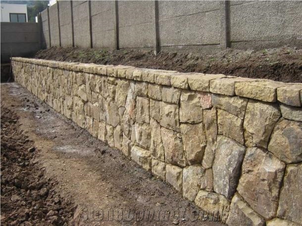 Piedra Laja Amarilla Garden Retain Wall, Piedra Laja Amarilla Sandstone Garden & Palisade