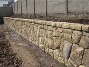 Piedra Laja Amarilla Garden Retain Wall, Piedra Laja Amarilla Sandstone Garden & Palisade