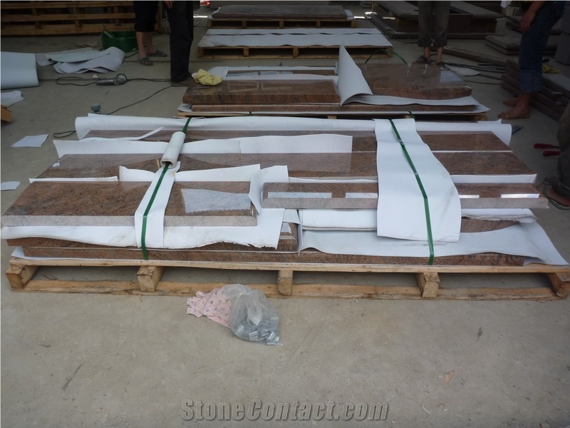 Multicolor Red Angel Western Style Rosa Fantasy Granite Monument, Red Granite Angel Monuments