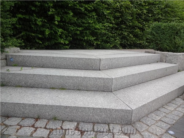 G603 Grey Granite Steps
