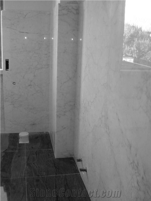 Rivestimento in Statuario Michelangelo