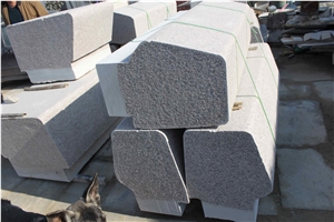 G367 Red Granite Sitting Shaped Benches