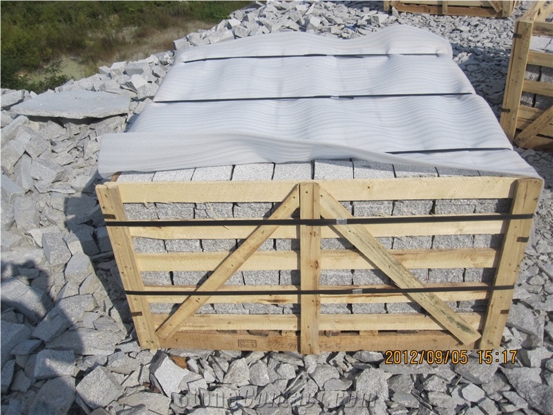 G341 Granite Bush Hammered Cubes 10x10x8 cm