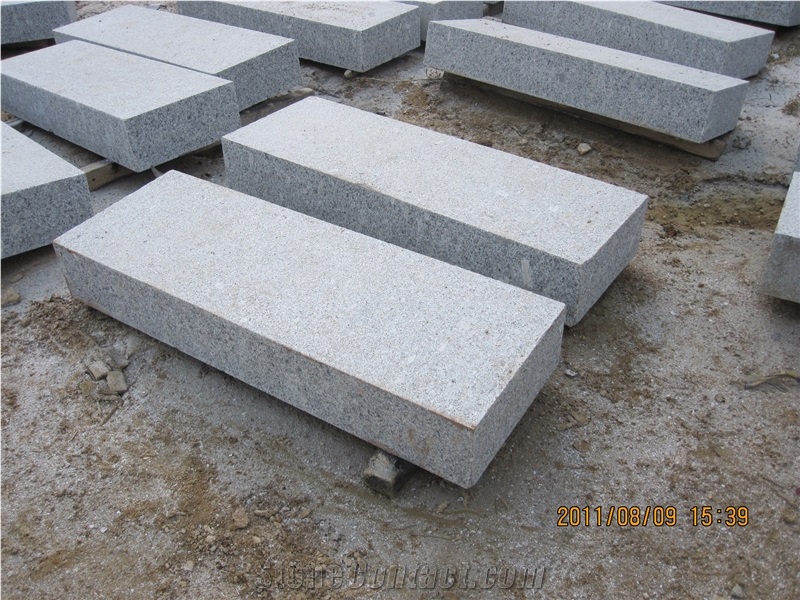 G341 Granite Flamed Block Step