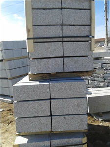 G341 Granite G3 Kerbstone