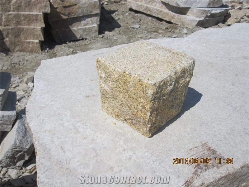 G350 Granite Yellow Bush Hammered Cube Stone