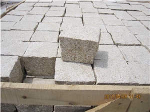 G350 Granite Yellow Bush Hammered Cube Stone