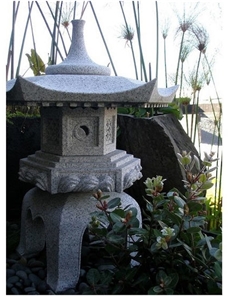 Crystal White Granite Rokkaku-Yukimi Lantern