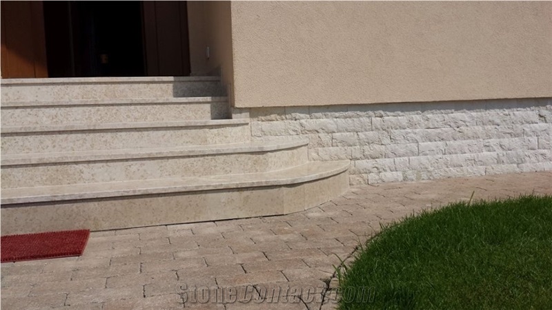 Kanfanar Limestone Entry Staircase