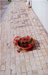 Giallo Ovodda Granite Cube Stone Walkway Pavers