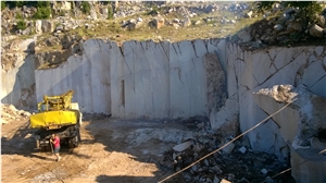 Nanovitsa Limestone Blocks, Bulgaria Grey Limestone