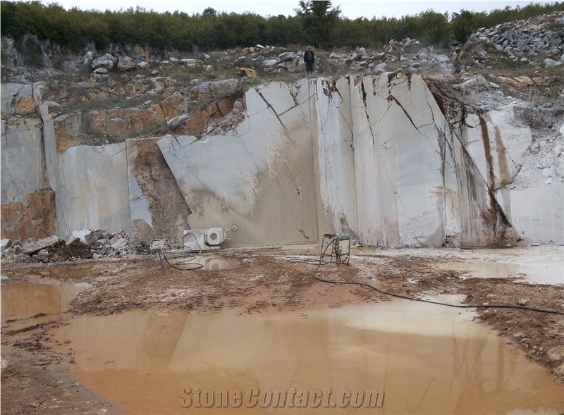 Nanovitsa Limestone Blocks, Bulgaria Grey Limestone