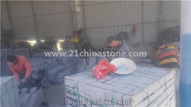 Hot Sale-Own Factory G654 Granite Cubestone/ Sesame Grey/ Pandang Dark Grey Granite Cube Stone Pavers Garden Stepping Pavements/ Exterior Stone for Landscaping Stone