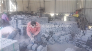 Hot Sale-Own Factory G654 Granite Cubestone/ Sesame Grey/ Pandang Dark Grey Granite Cube Stone Pavers Garden Stepping Pavements/ Exterior Stone for Landscaping Stone