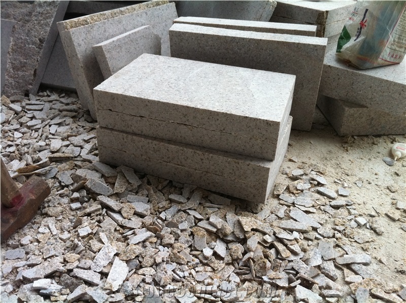 G682 Beige Light Yellow Granite Mushroom Surface Wall Stone