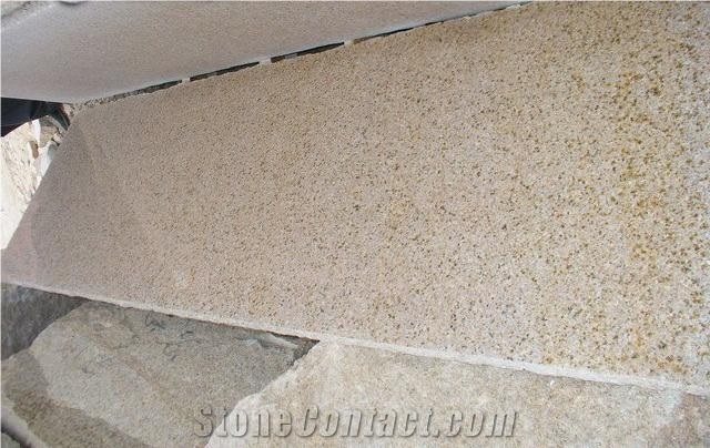 G682 Granite Tile, China Yellow Rusty Granite Tile