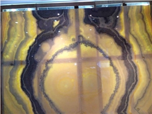 Honey Crema Onyx Slabs & Tiles