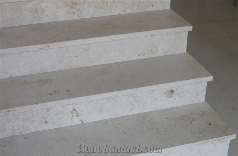 Jura Beige Limestone Stairs