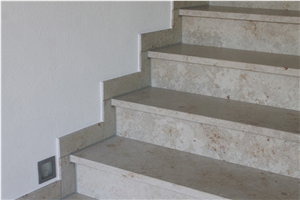 Jura Beige Limestone Stairs