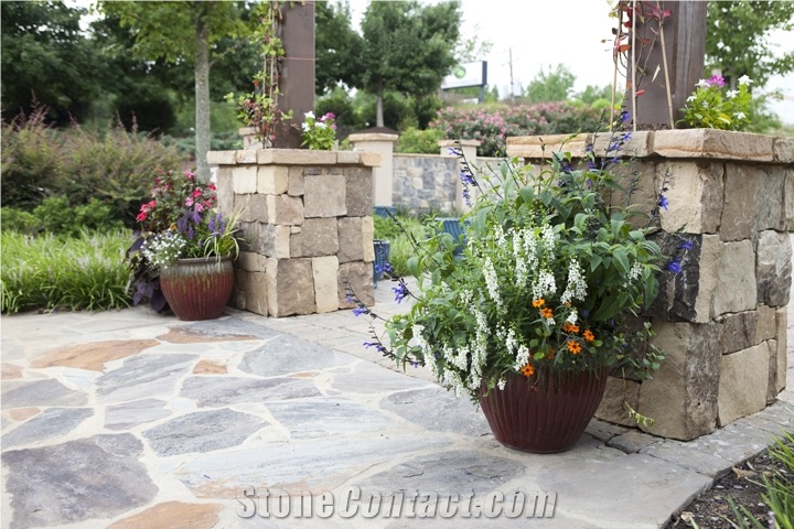 Natural Thinstone Veneer - Chattooga Ashlar with Buff Mortar Joint, Beige Sandstone Wall Cladding