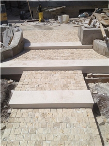 Fior Di Crema Limestone Pavements, Cobble Stones, Beige Limestone Cube Stone & Pavers Croatia