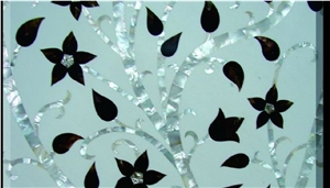 Silver Lip Gem Stone Mosaic Pattern