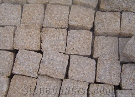 G682 Granite Cubestone,Yellow Cube Stone, Rustic Cubestone,China Yellow Cubestone,Yellow & Rusty Granite Cube Stone,Cobble Stone,Paving Sets,Garden Stepping Pavements,Courtryard Road Pavers,