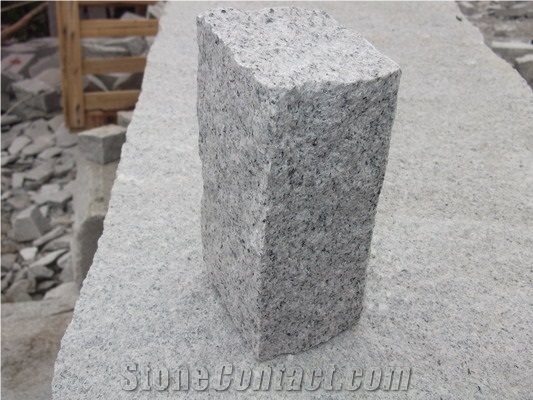 G682 Granite Cubestone,Yellow Cube Stone, Rustic Cubestone,China Yellow Cubestone,Yellow & Rusty Granite Cube Stone,Cobble Stone,Paving Sets,Garden Stepping Pavements,Courtryard Road Pavers,