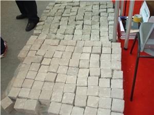 G682 Granite Cubestone,Yellow Cube Stone, Rustic Cubestone,China Yellow Cubestone,Yellow & Rusty Granite Cube Stone,Cobble Stone,Paving Sets,Garden Stepping Pavements,Courtryard Road Pavers,