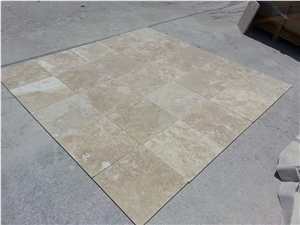 Durango Paredon Travertine 18x18x3/8" tiles & slabs, beige travertine floor tiles, wall tiles 