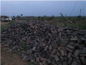 Stoneyuug Black Sandstone Cobbles/Pavers