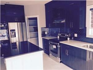 Black Speckled Quartz on Island and White Quartz on Perimeter