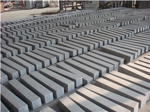 G654 Flamed Kerbstone, Graphite Grey, Padang Dark,Sesame Black, China Dark Grey Granite Flamed Kerbstone G654 Flamed Kerbstone, Graphite Grey, Padang Dark,Sesame Black, China Dark Grey Granite Flamed Kerbstone