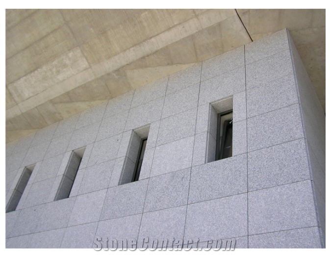 Rosa Beta Granite and Kanfanar Limestone Facade